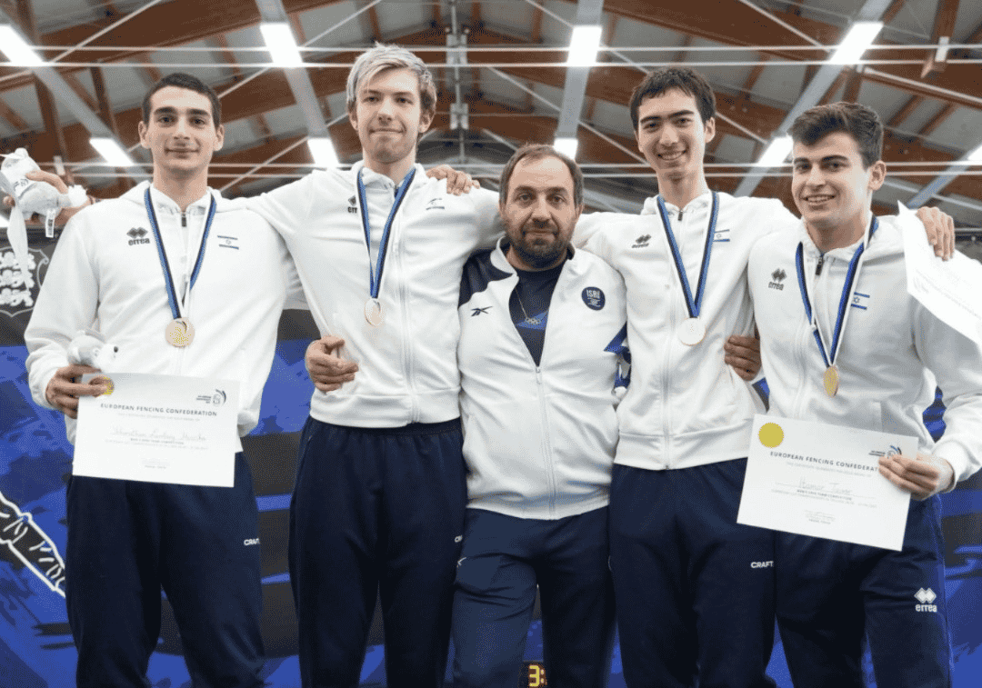 Gold-winning Israeli fencing team background