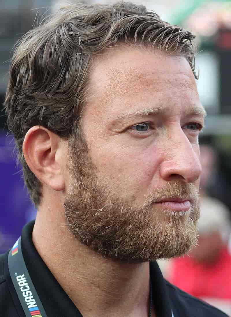 Dave Portnoy. background