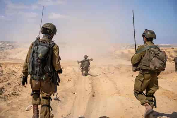 IDF operating in Gaza background