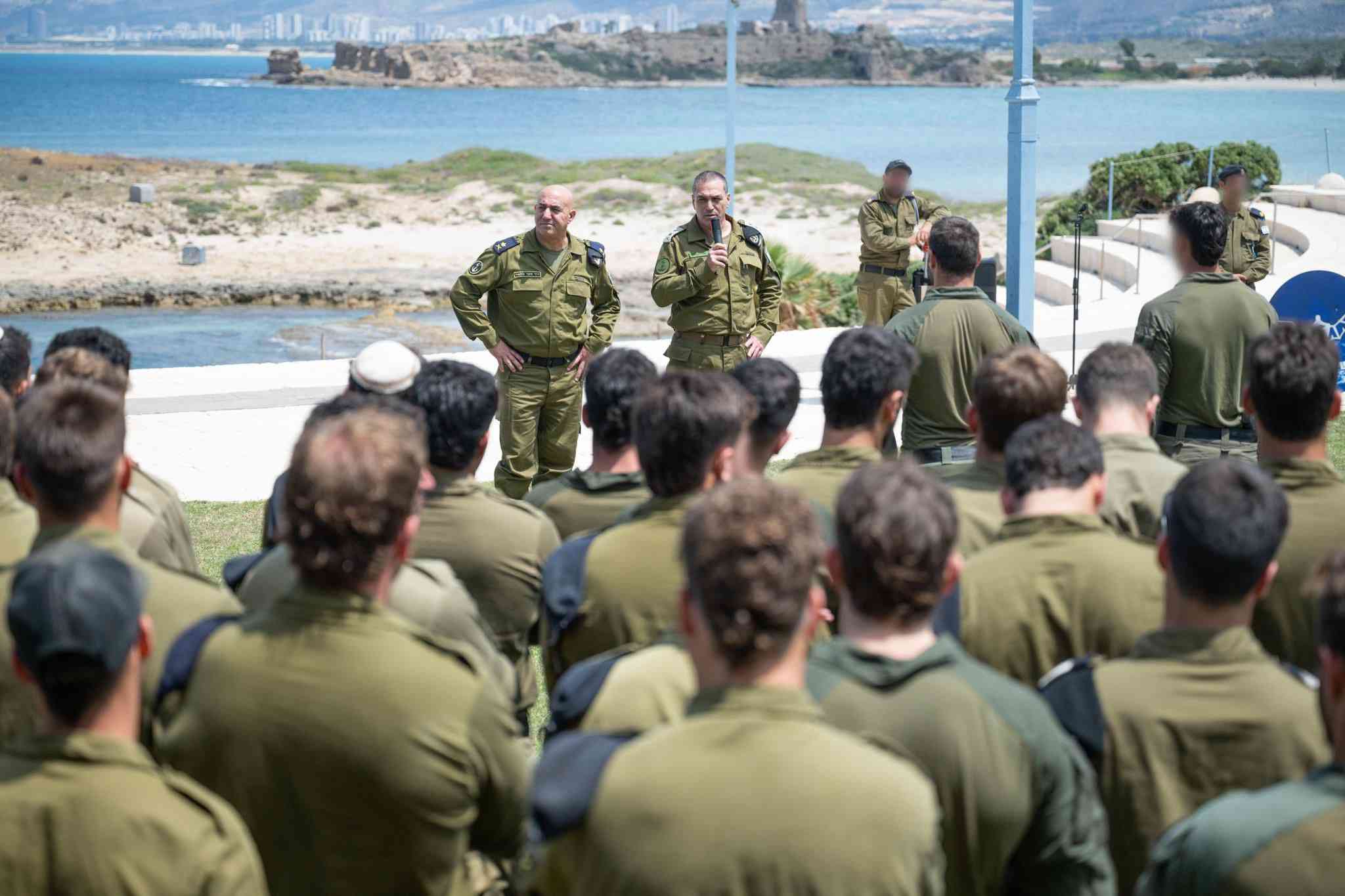 IDF Chief of Staff speaks with Navy Elite Unit 'Shayetet 13' background