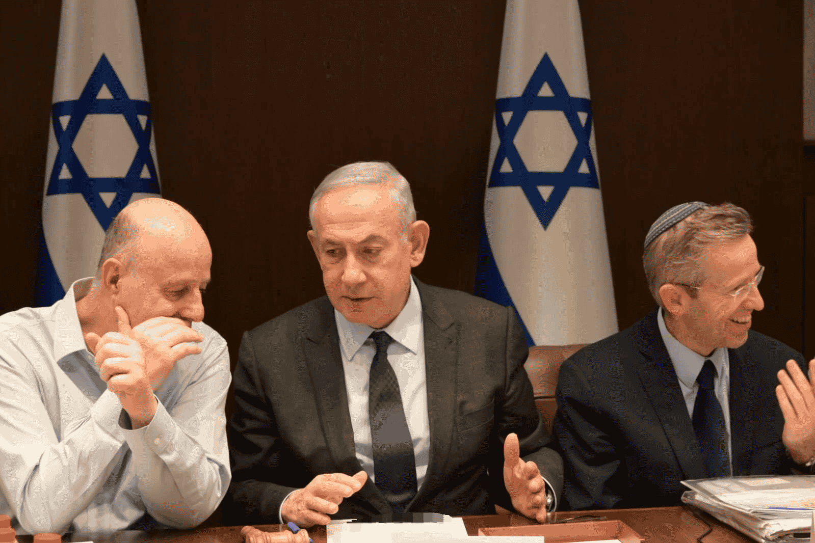 Israeli cabinet meeting background