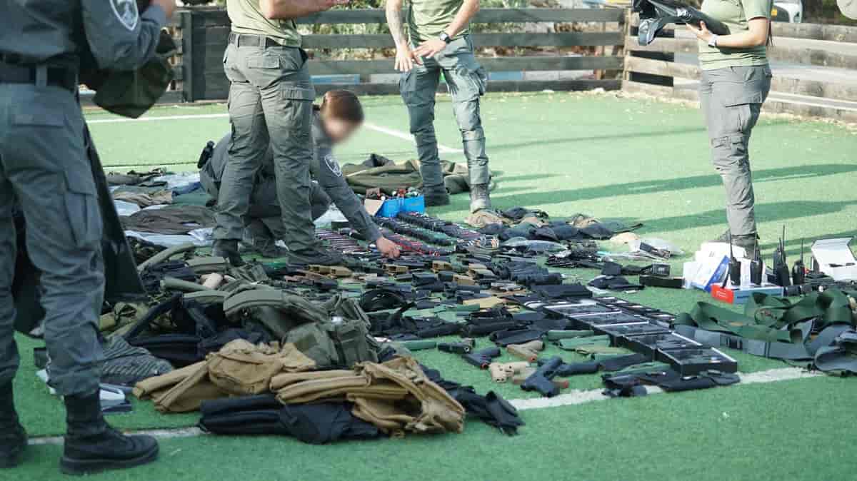 Weapons found in Police bust in Nablus background