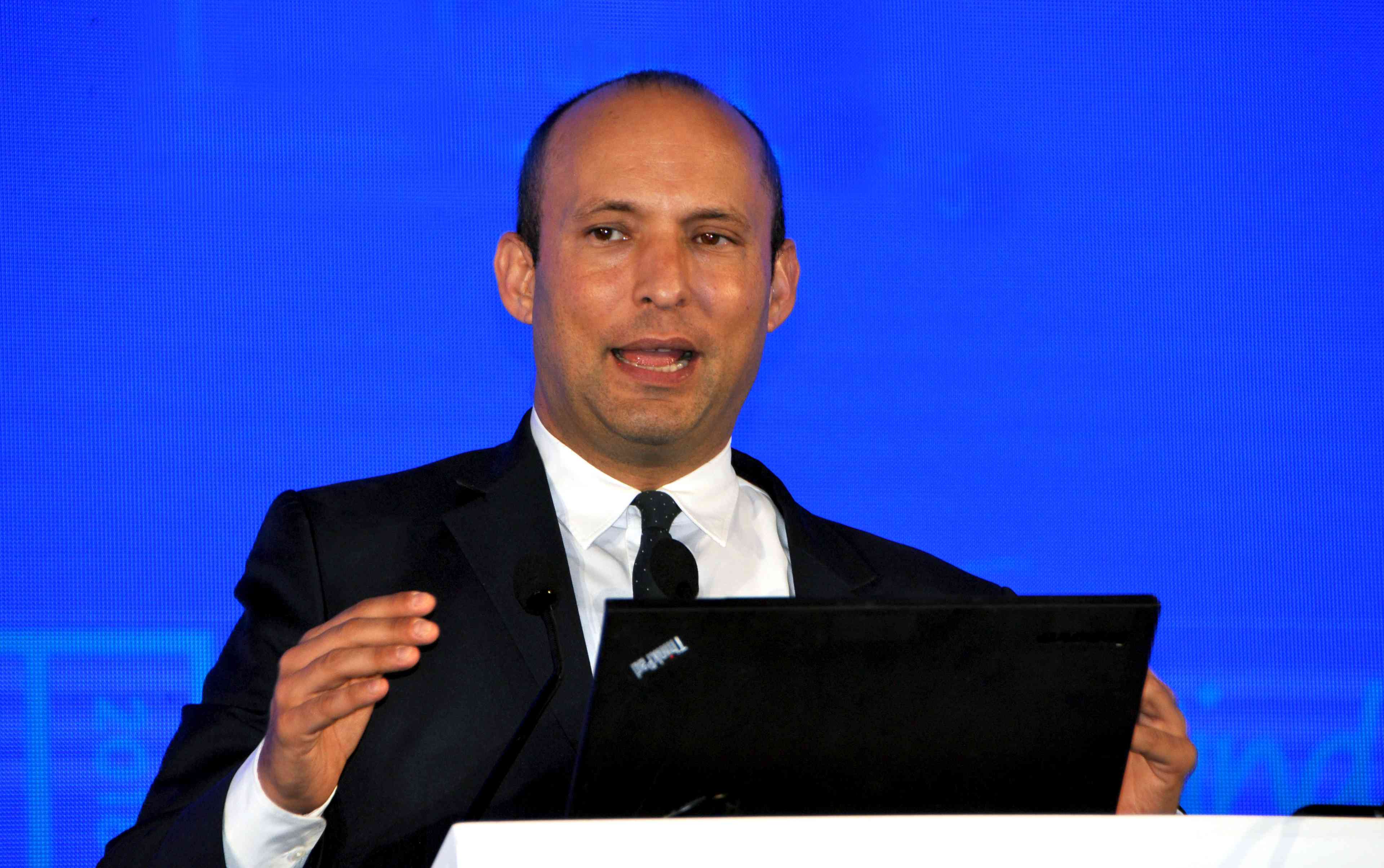 Naftali Bennett background