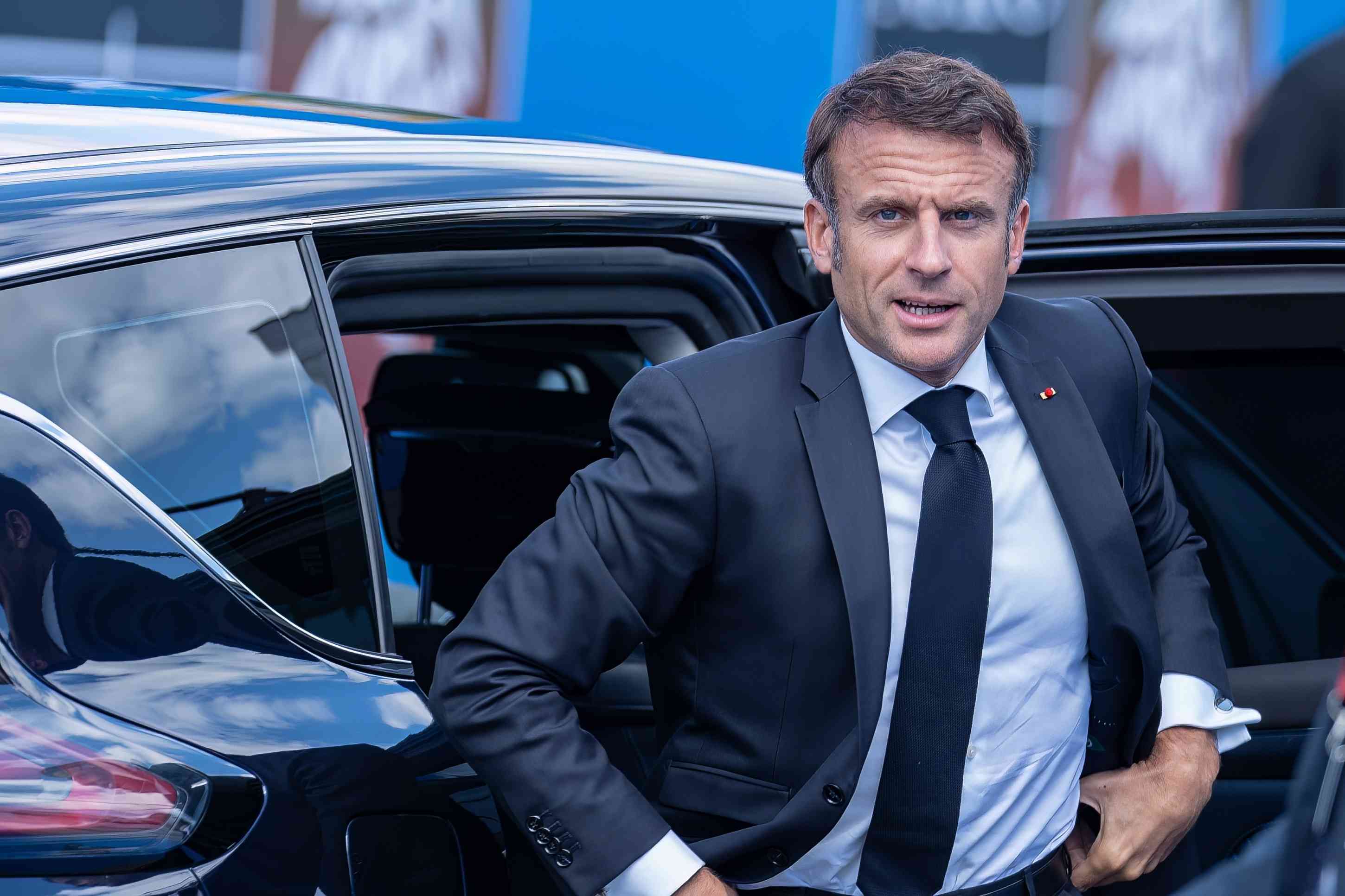 Emmanuel macron background