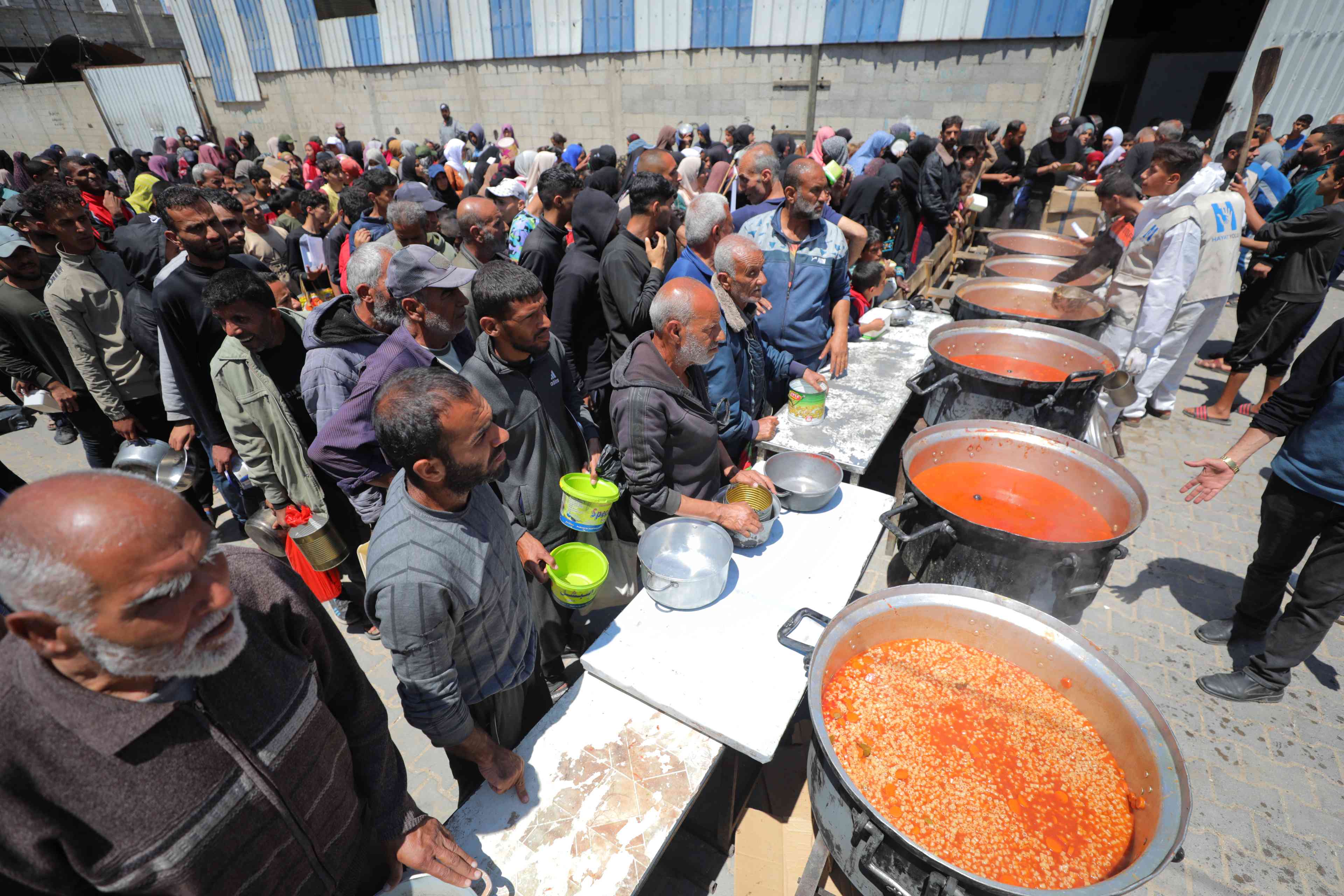 Humanitarian aid to Gazans. background