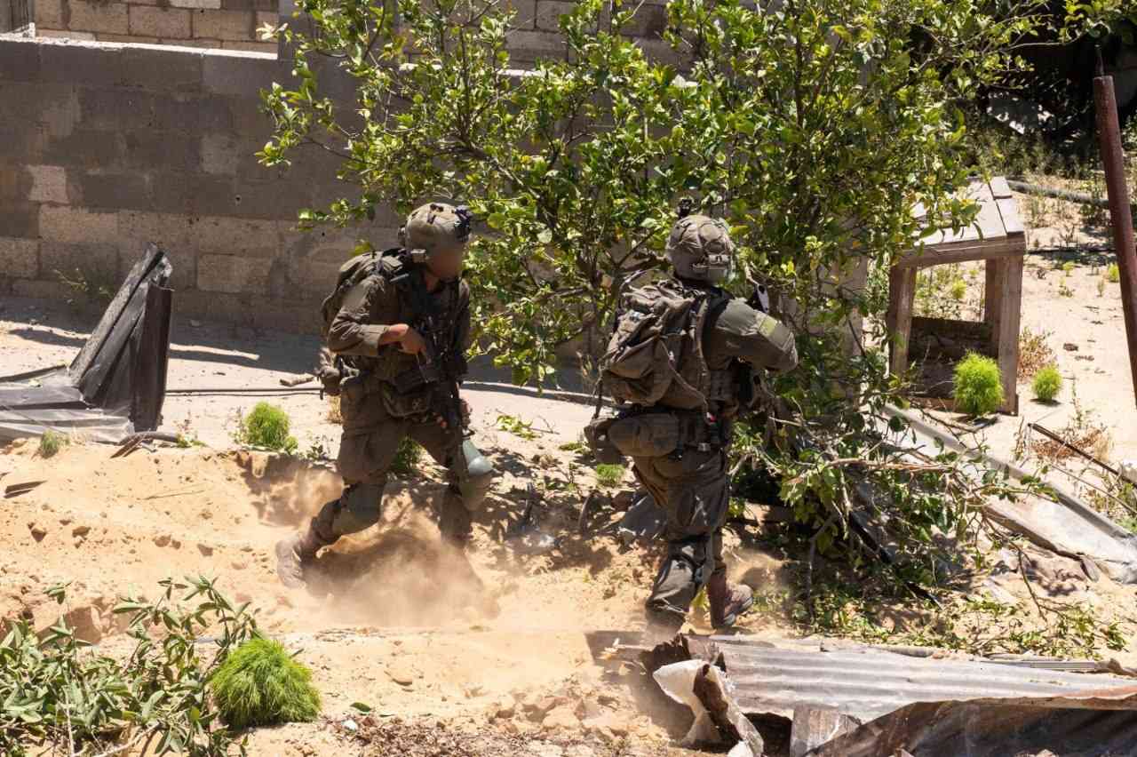 IDF soldiers operating in the Gaza Strip. background