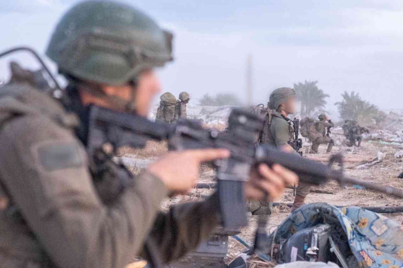 IDF soldiers operating in the Gaza Strip. background