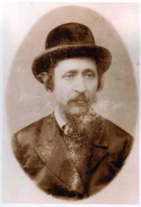 the Trisk Rebbe background