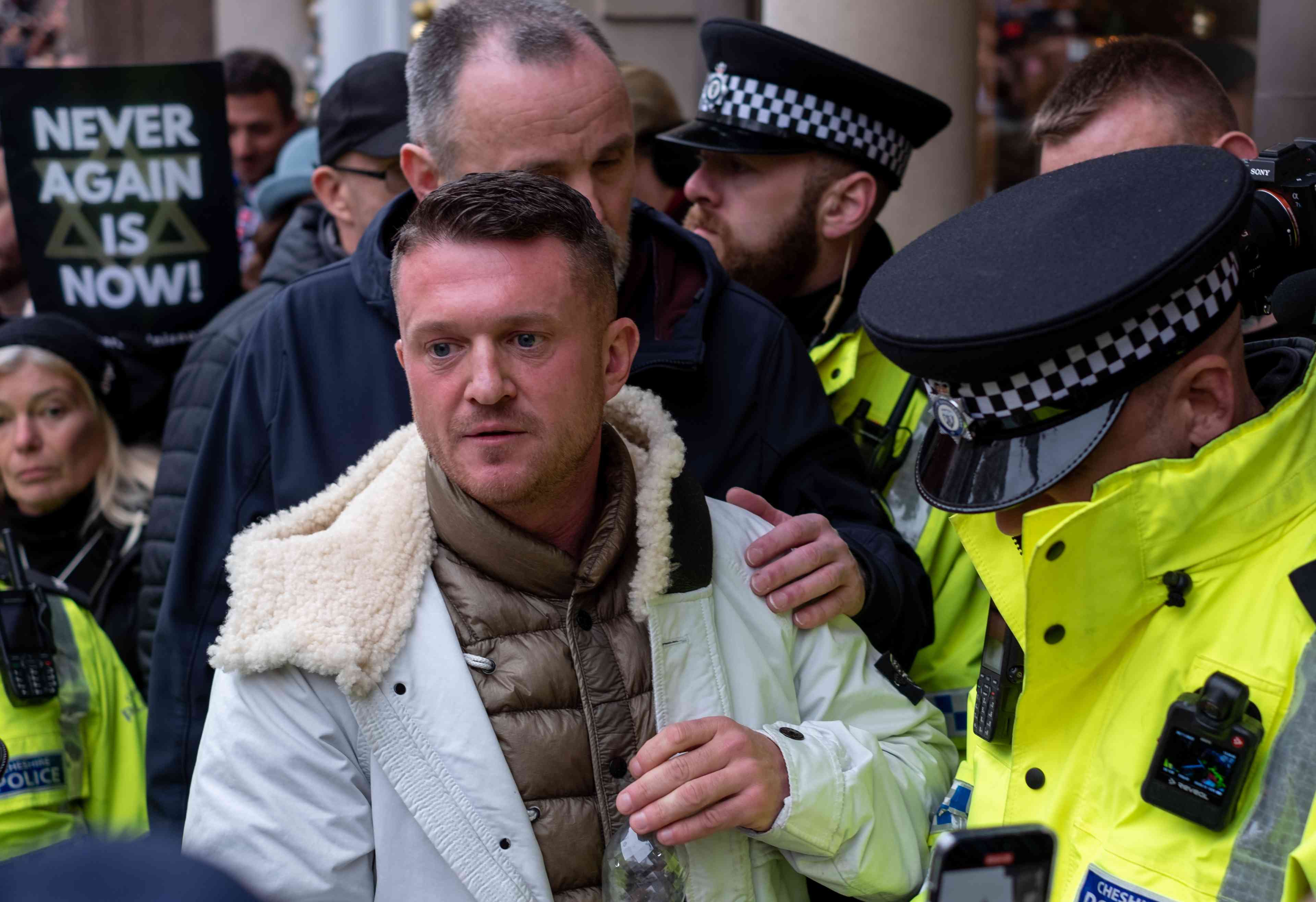 Tommy Robinson on the day of his arrest, 2023 background