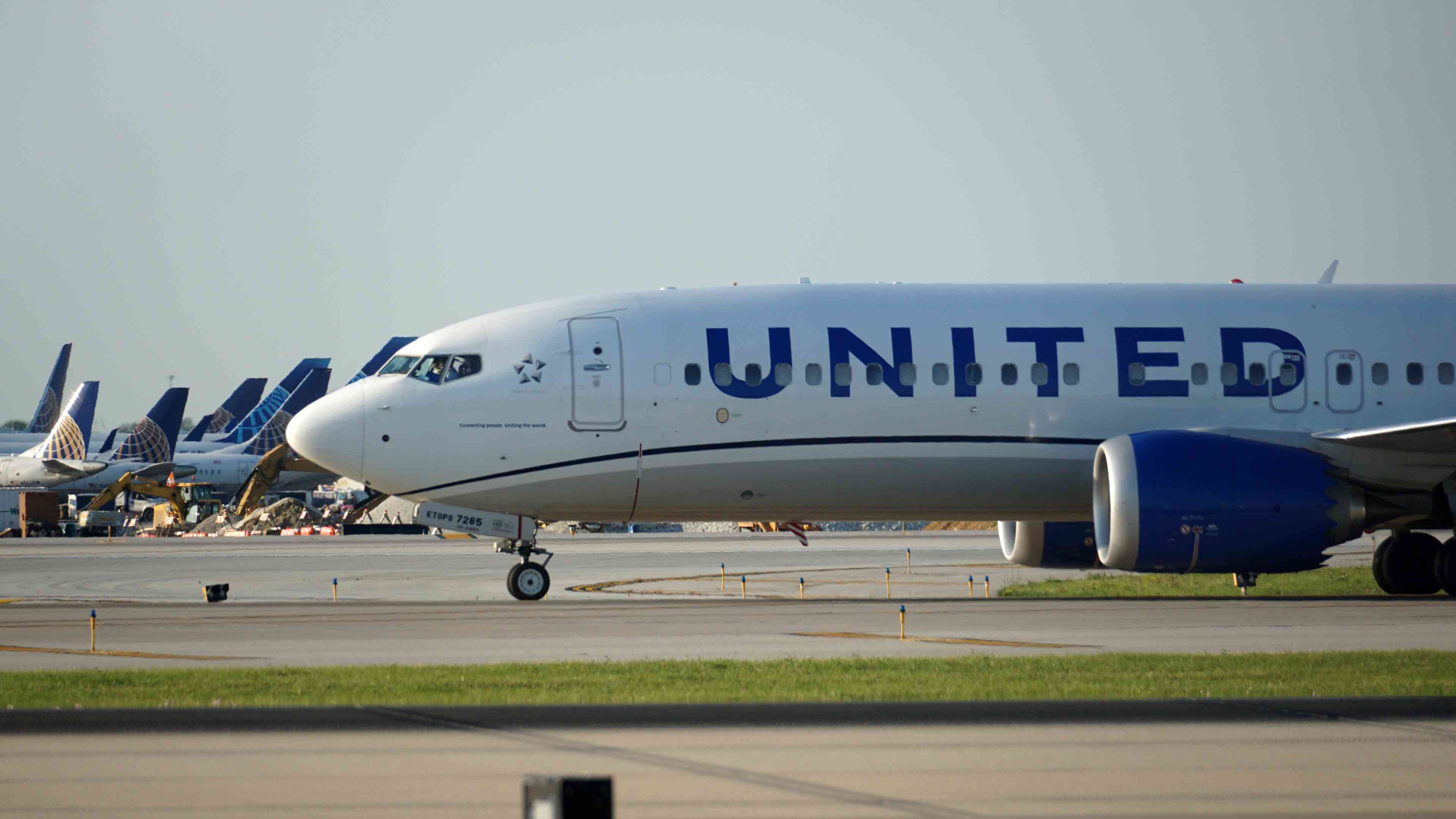 United Airlines background