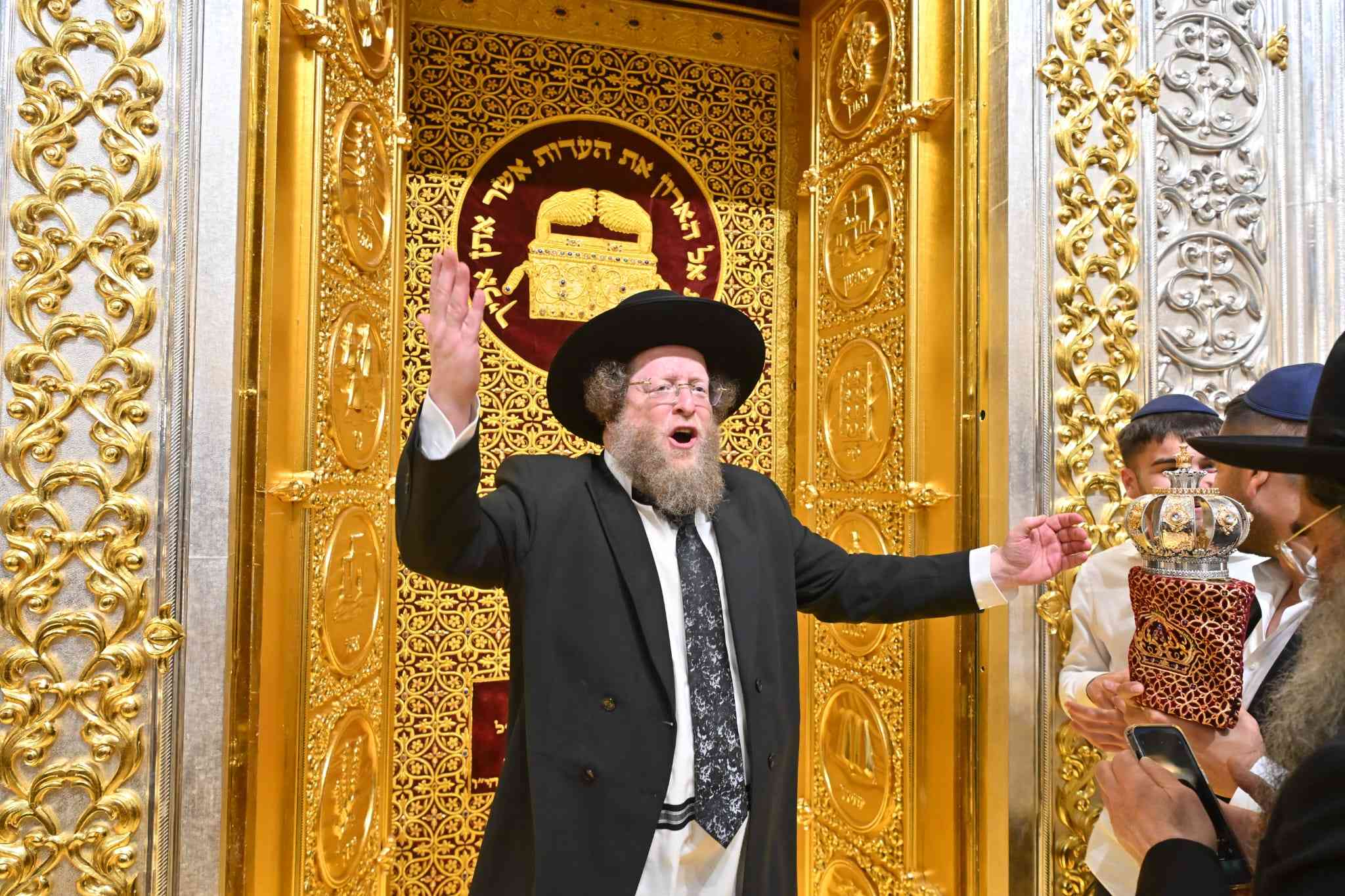 Inauguration of the world’s largest and most magnificent Holy Ark at Ateret Shlomo background