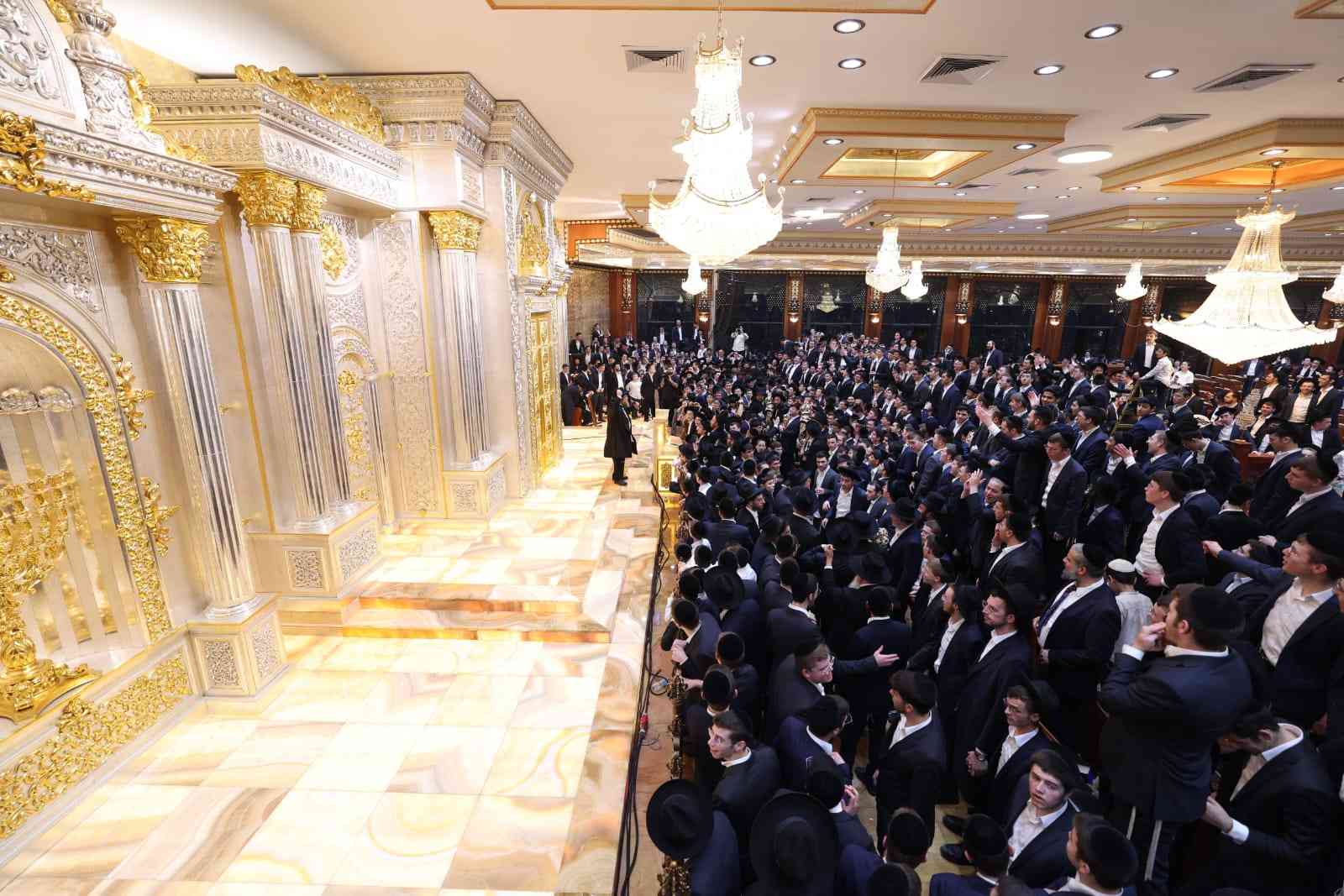 Inauguration of the world’s largest and most magnificent Holy Ark at Ateret Shlomo background