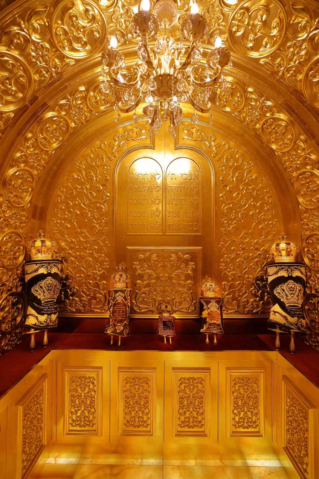 Inauguration of the world’s largest and most magnificent Holy Ark at Ateret Shlomo background