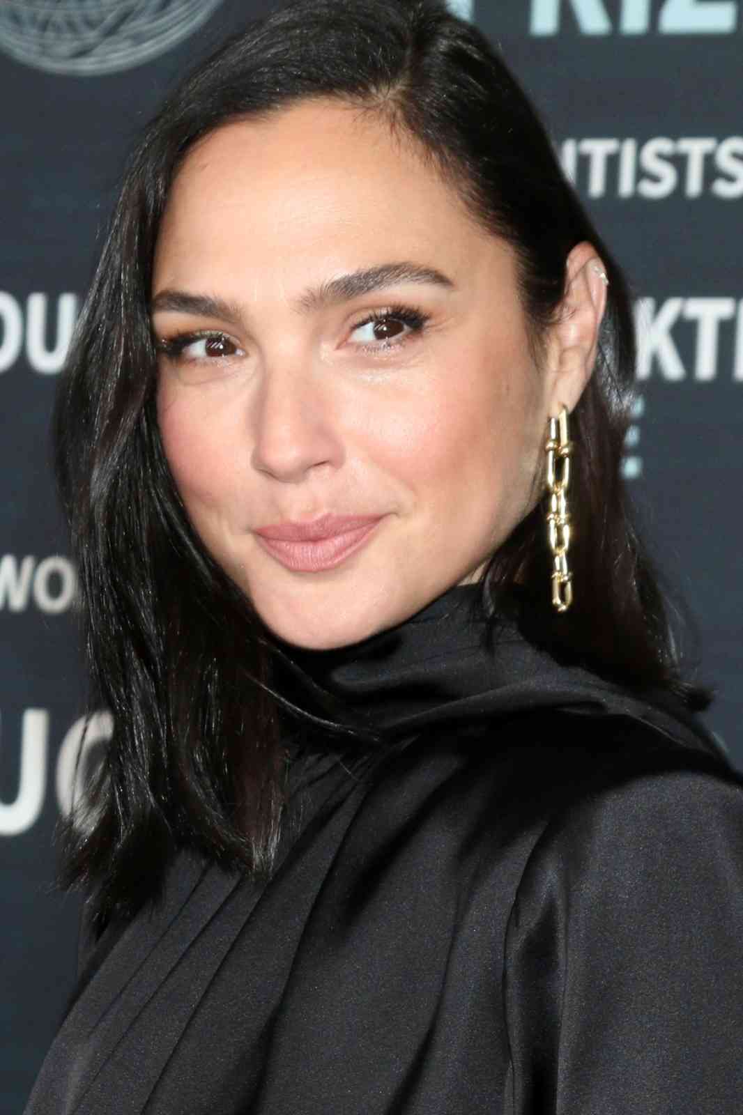 Gal Gadot background