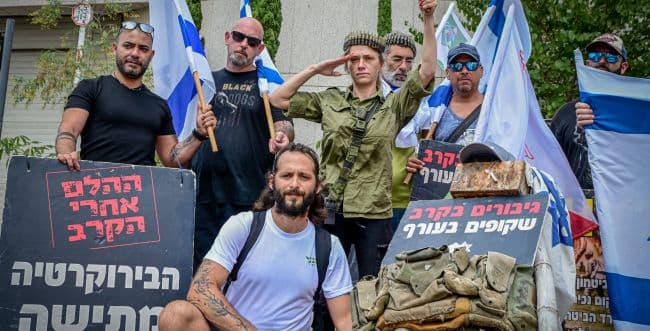 The battle shock sufferers protest, archive