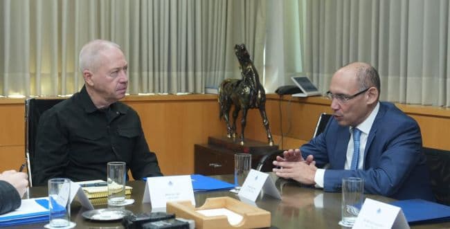 Defense Minister Gallant and Bank of Israel Governor Yaron.