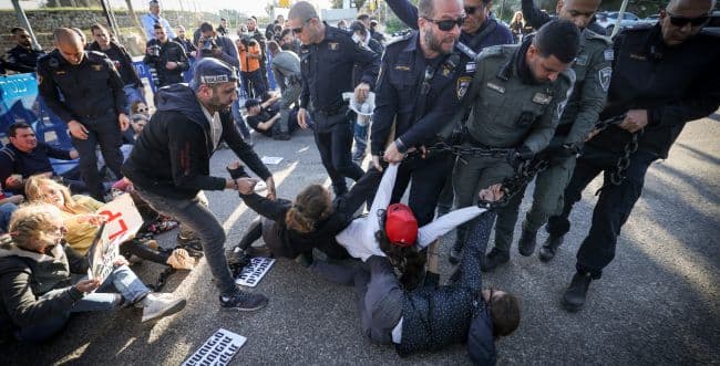 Anti-government protest at Knesset
