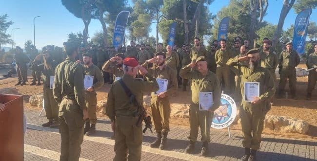 Haredim completing training course. Haredim completing training course.