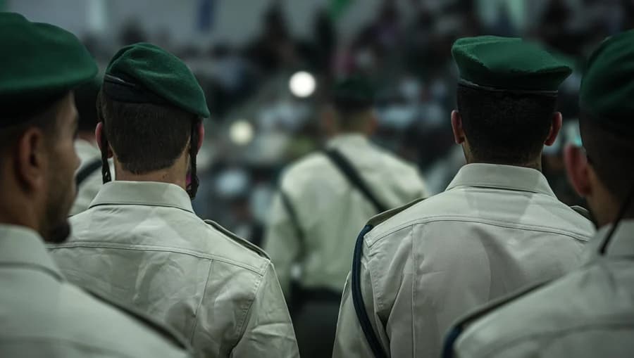 Haredi fighter training to be a border policeman Haredi fighter training to be a border policeman