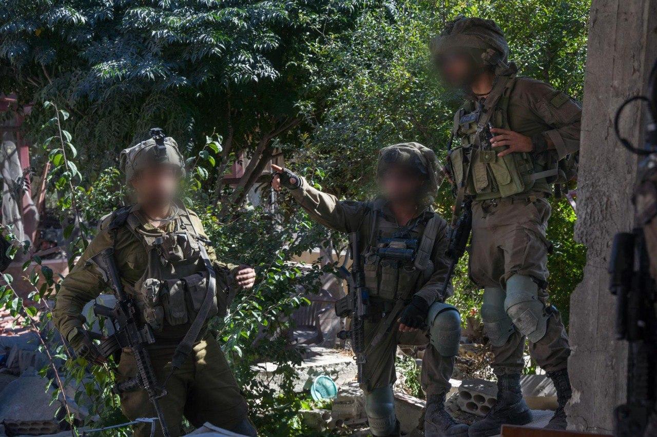 IDF soldiers in Lebanon. IDF soldiers in Lebanon.