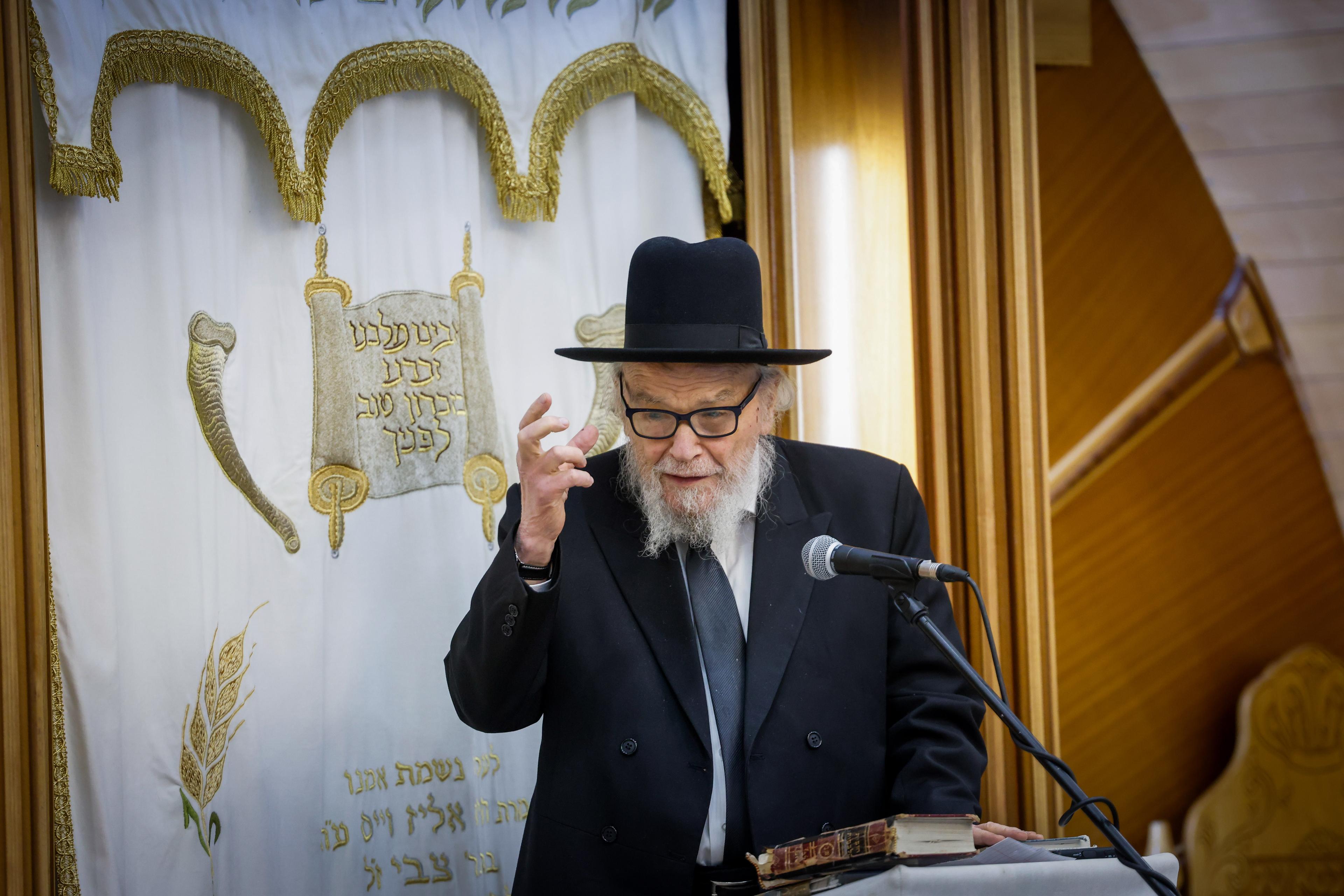 Rabbi Moshe Hillel Hirsch, head of the Slabodka Yeshiva delivers a lesson at a Yeshiva in Jerusalem, October 22, 2024 Rabbi Moshe Hillel Hirsch, head of the Slabodka Yeshiva delivers a lesson at a Yeshiva in Jerusalem, October 22, 2024