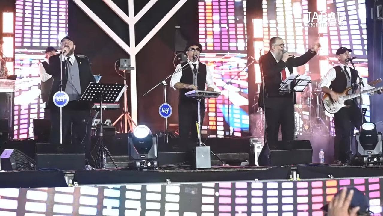 Argentina holds special Hanukkah candle lighting ceremony Argentina holds special Hanukkah candle lighting ceremony