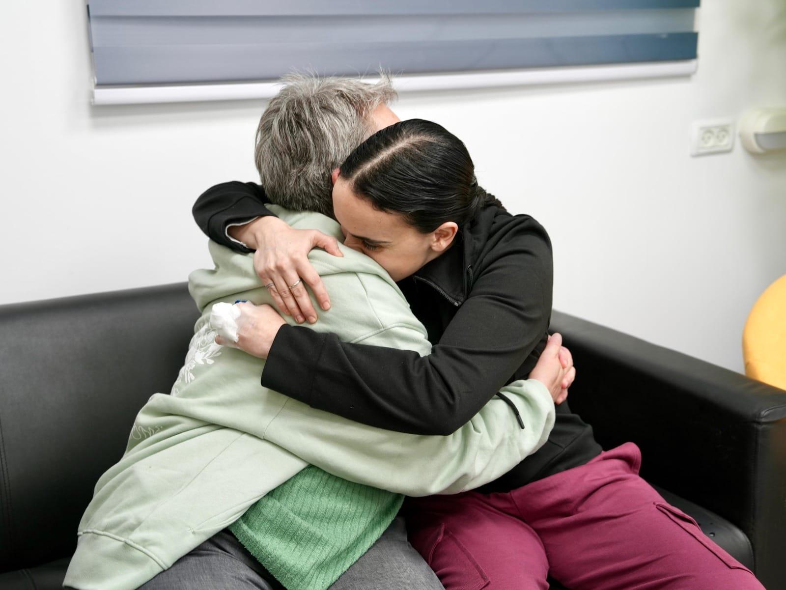 Emily Damari reunited with her mother Emily Damari reunited with her mother