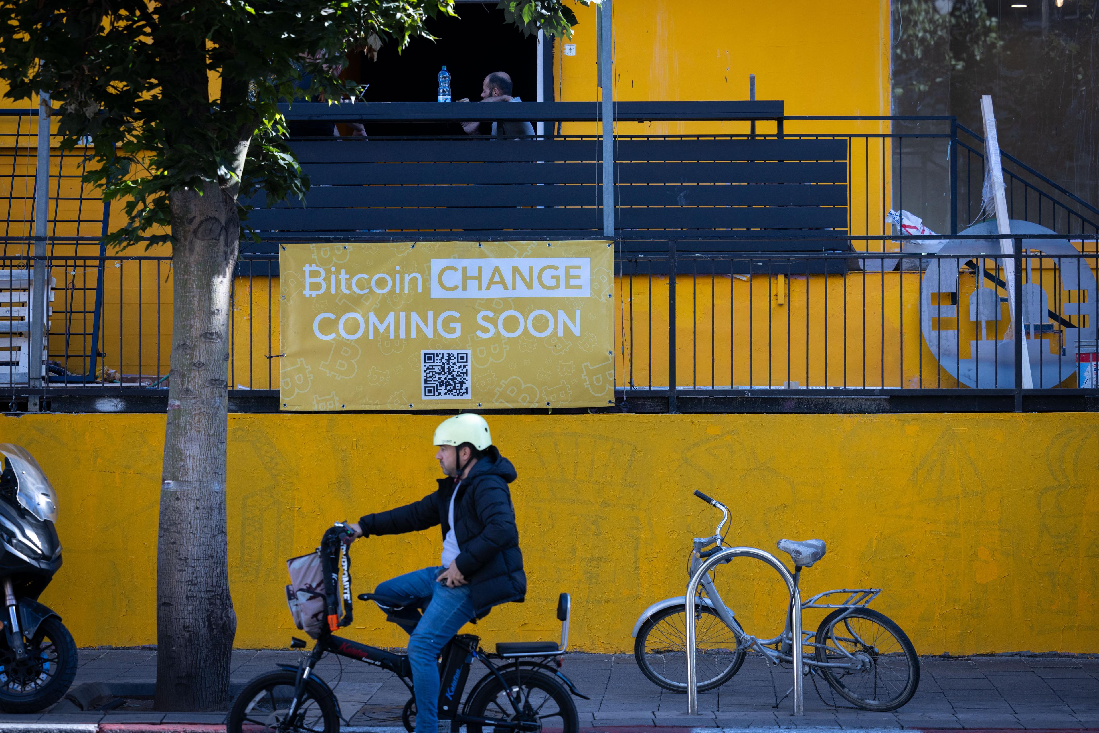 Bitcoin Change center on Dizengoff Street, Tel Aviv Bitcoin Change center on Dizengoff Street, Tel Aviv
