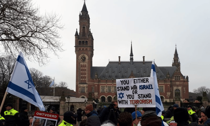 Pro-Israel demonstrators at the Hague