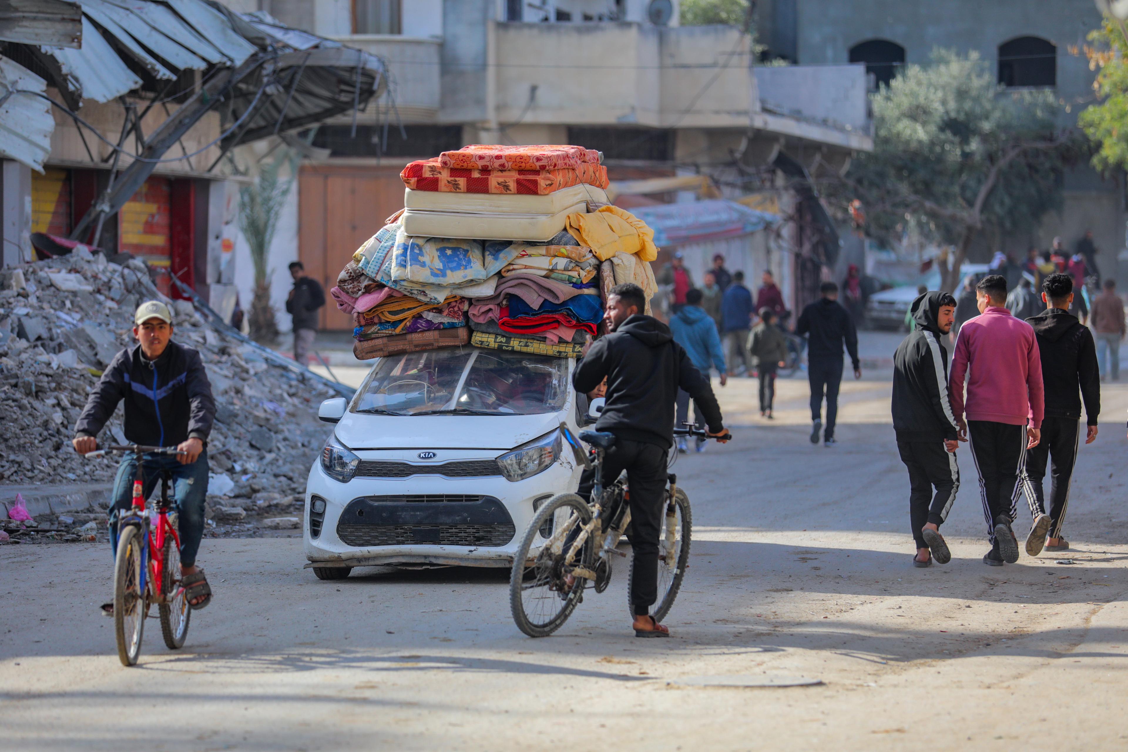 Gazan residents coming home