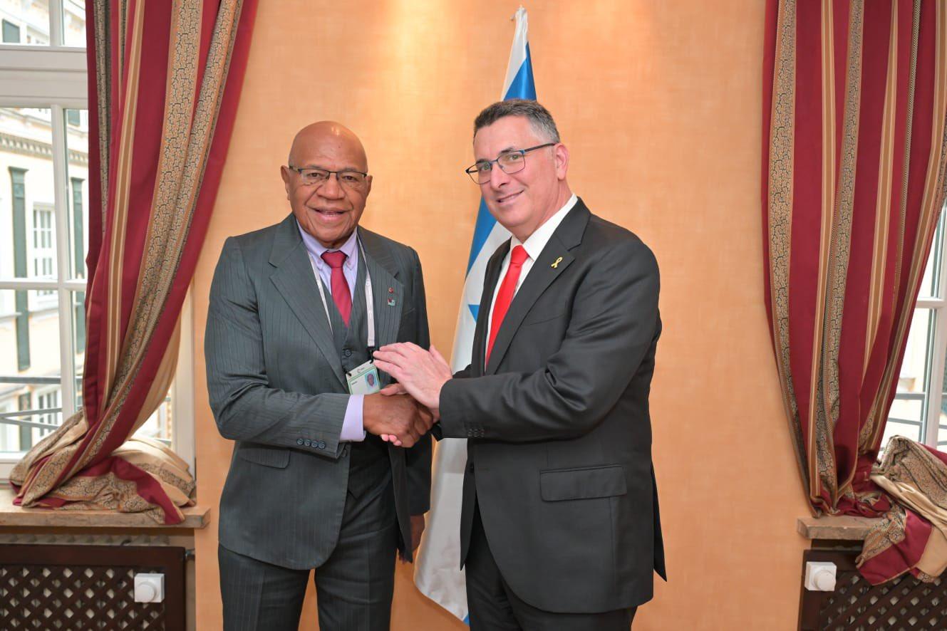 Foreign Minister Gideon Sa'ar and Fiji Prime Minister Sitiveni Rabuka.