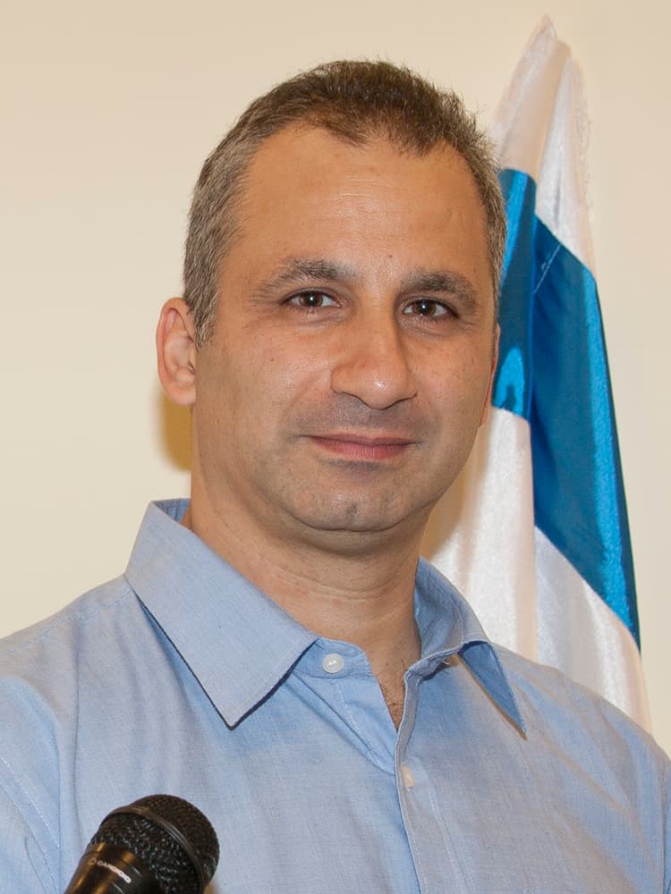 Dr. Edy Cohen.