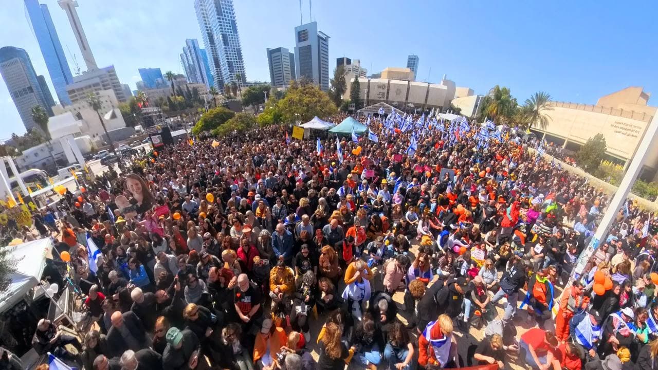 Hostage Square on the day of the funeral of Kfir, Ariel and Shiri Bibas
