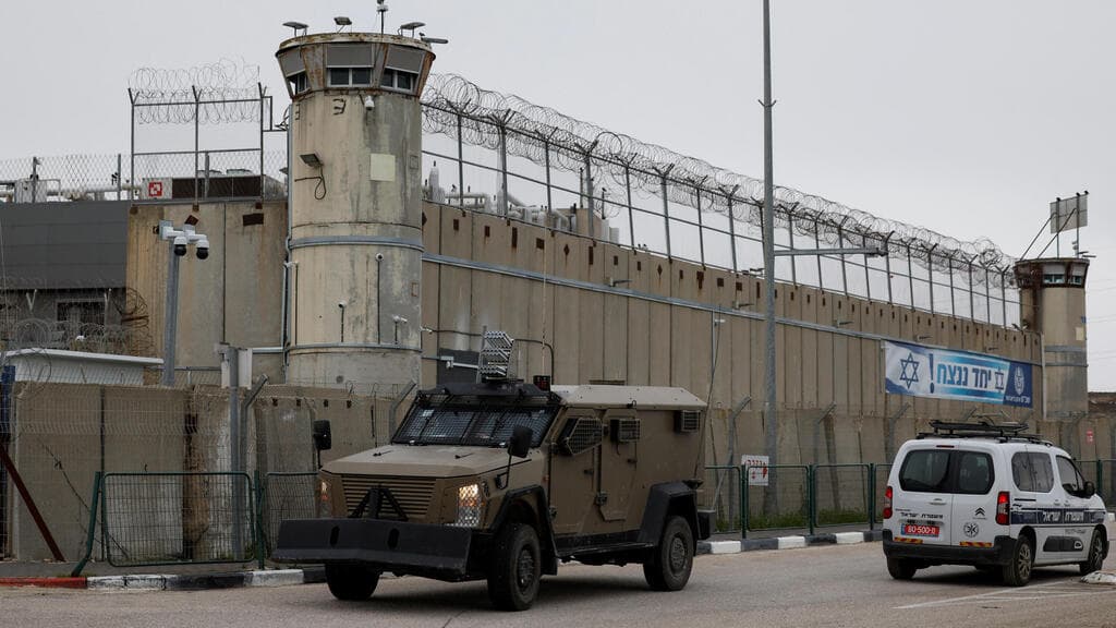 602 Terrorists freed for 4 bodies – crisis negotiation deal finalized