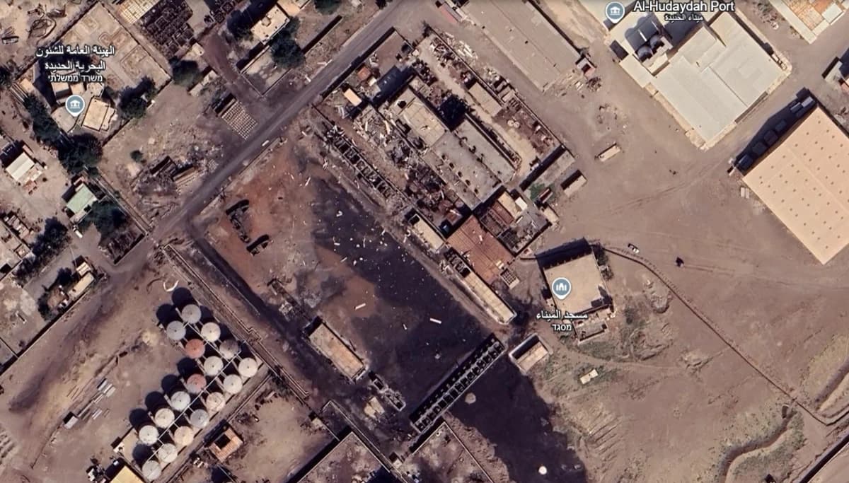 Google maps reveals damage at Hodeidah port