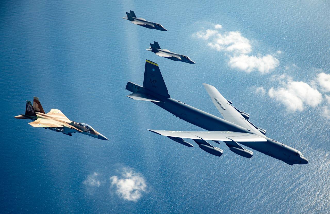 B52 bomber with US fighter jets over the Mediterranean