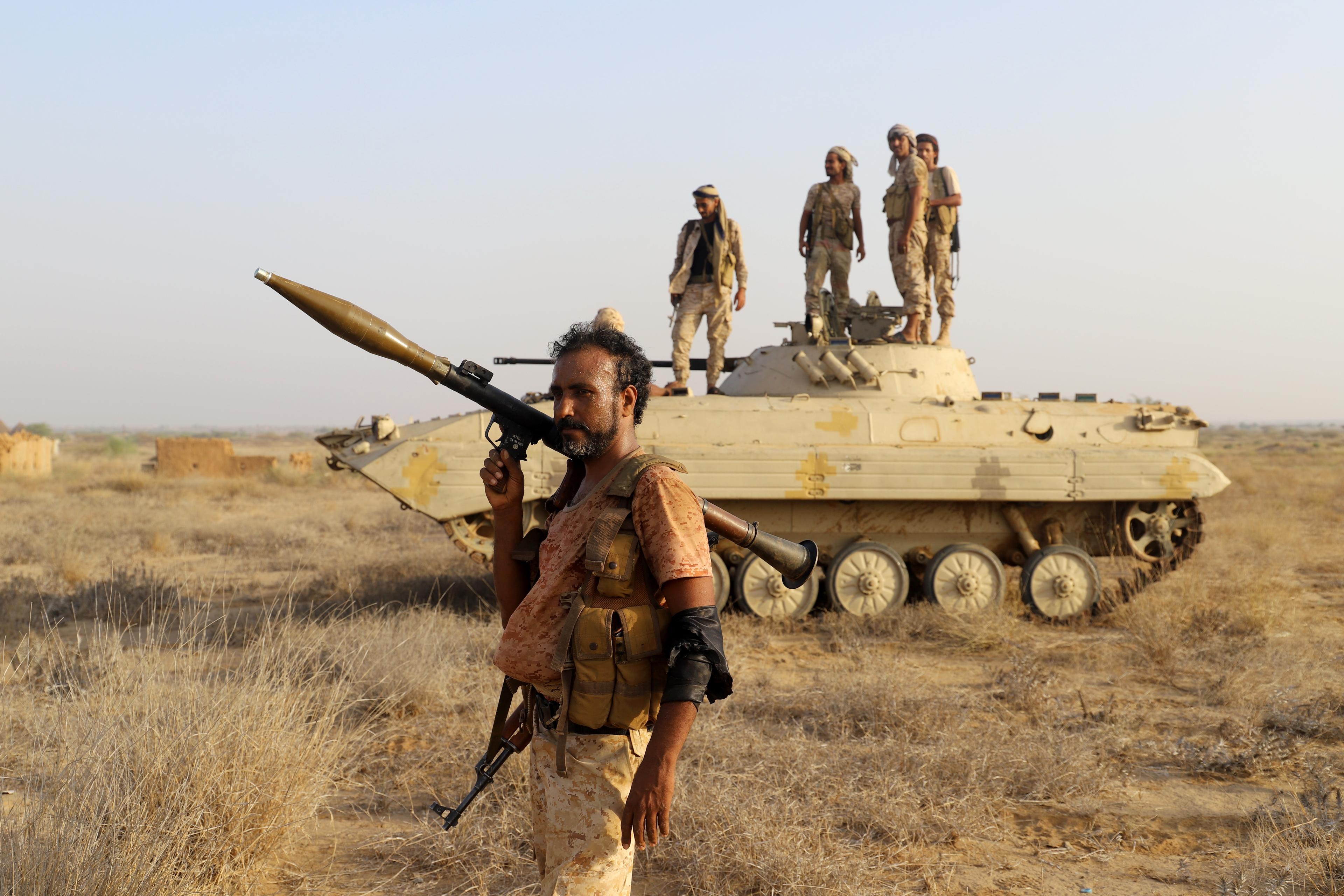 Violent battles between government forces and Houthi rebels 