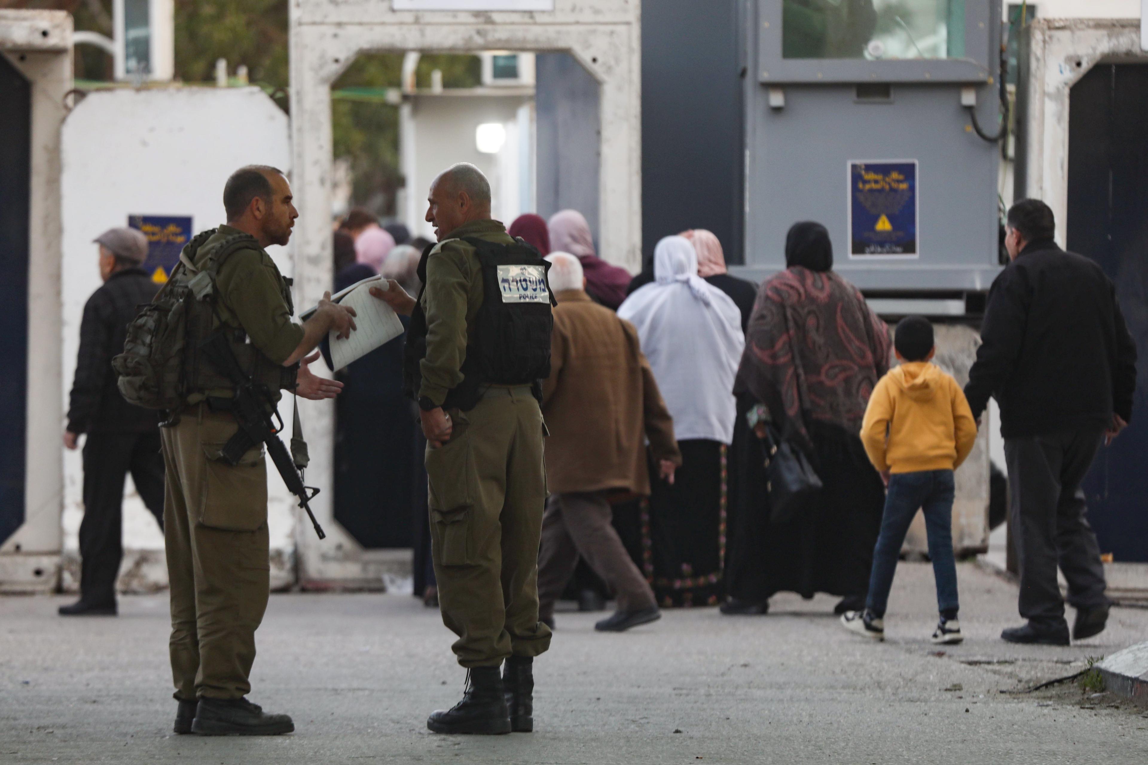 Congregants going to pray during Ramadan.