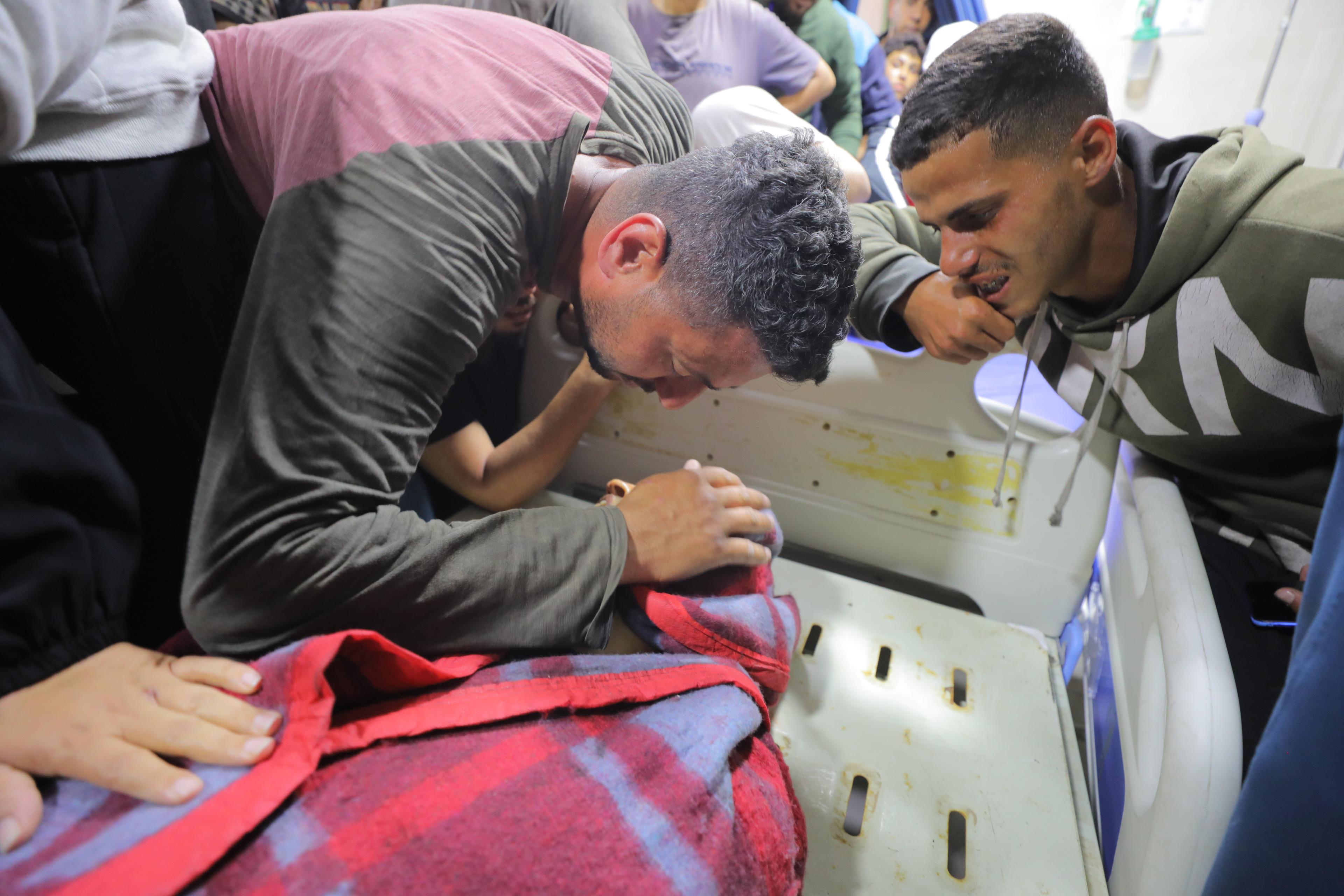 Palestinians pay their last respects to children killed in Israeli airstrikes on the Nuseirat refugee camp. April 22,2025. 