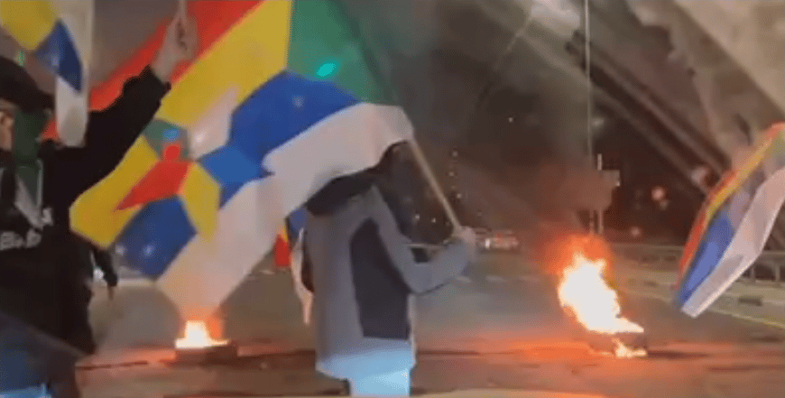 Druze protesting.