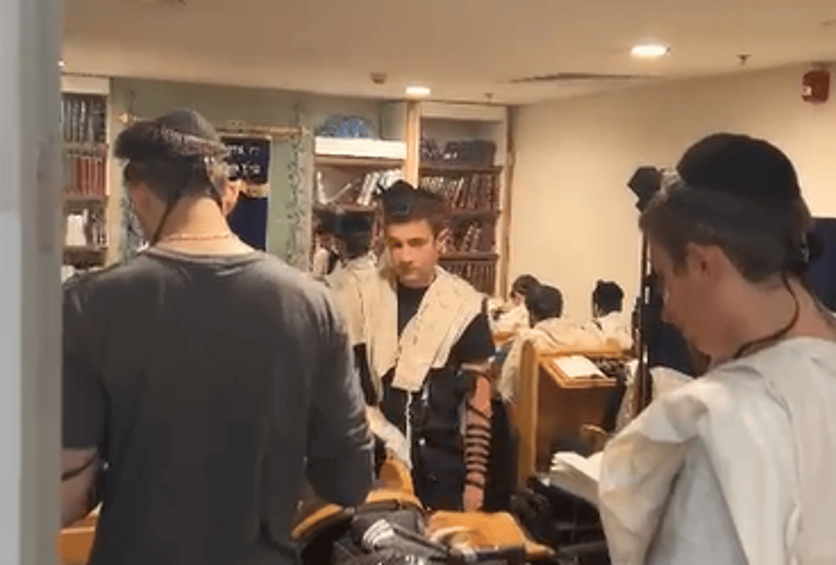 Haredim stuck in Ethiopian airport