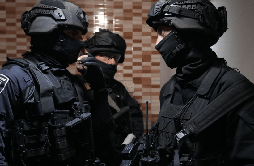 Arrest operations by Judea and Samaria District police officers. 