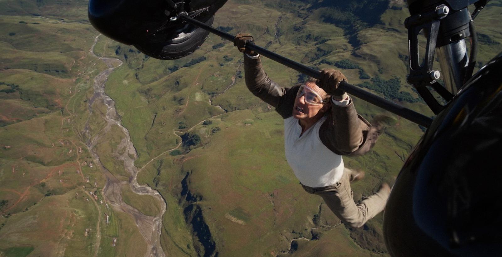 Tom Cruise's incredible stunt work Tom Cruise's incredible stunt work