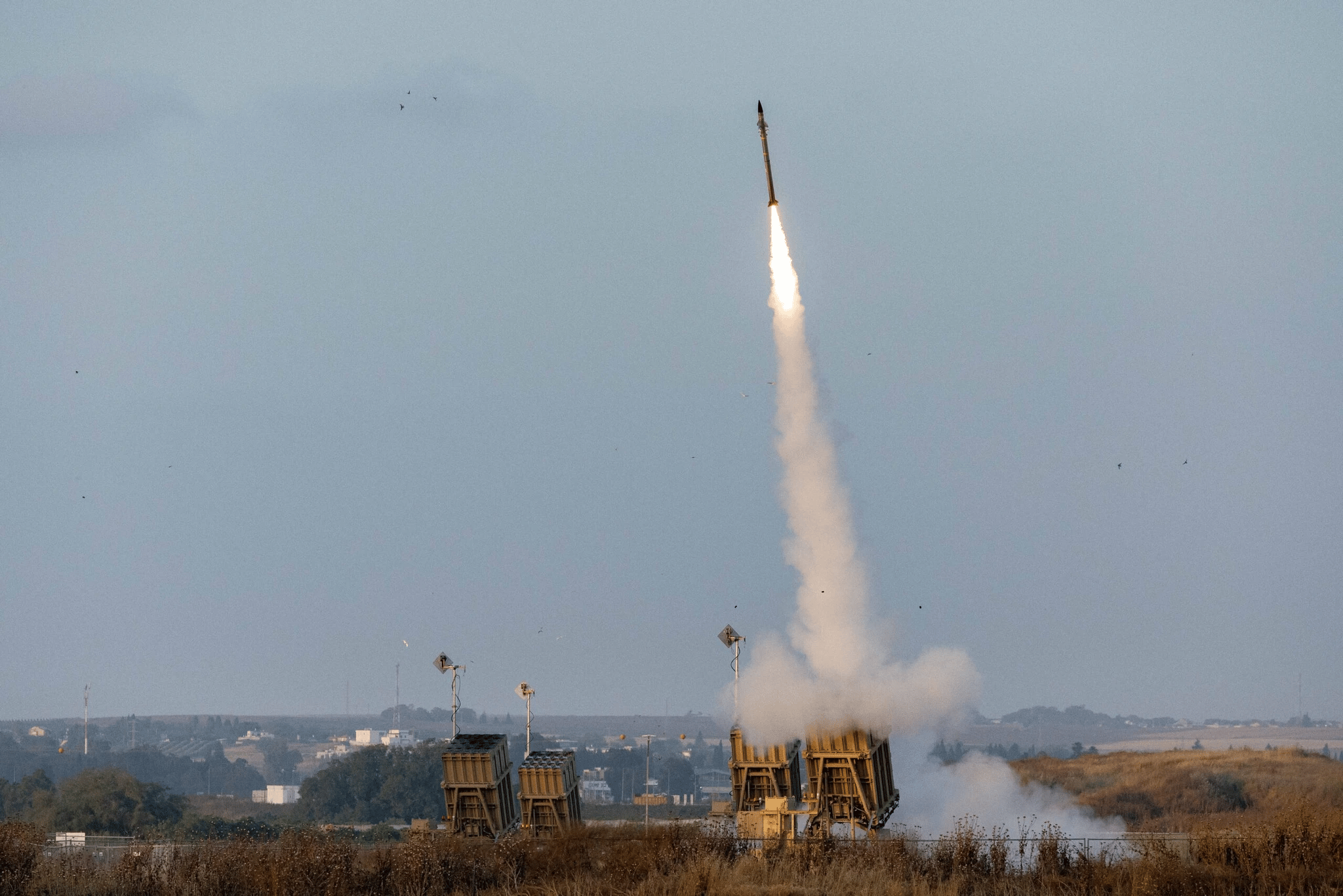 Hamas launches rocket