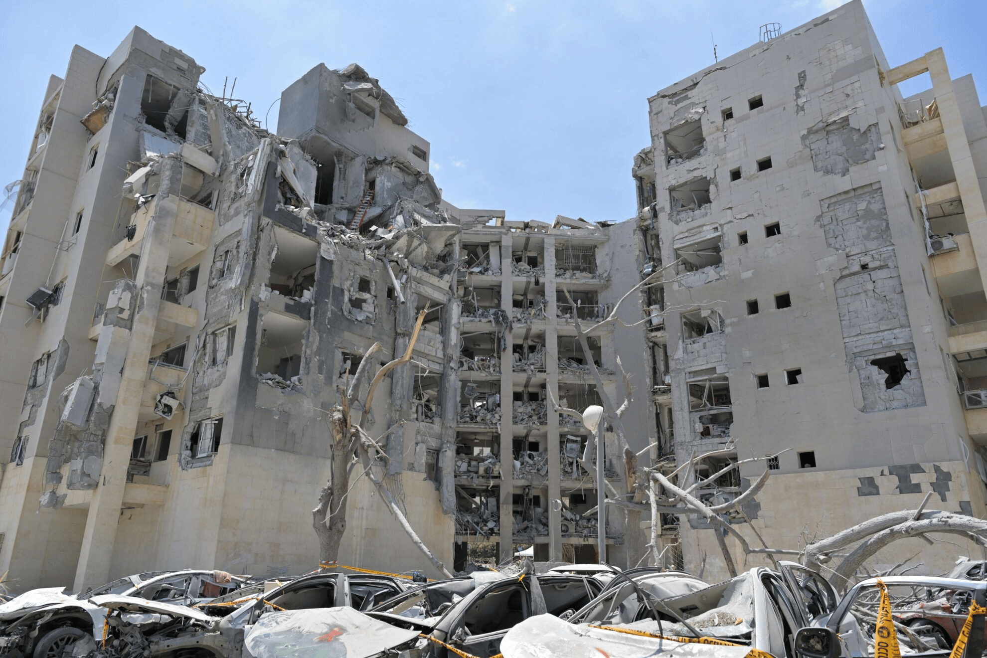Be'er Sheva buiding destroyed by Iran