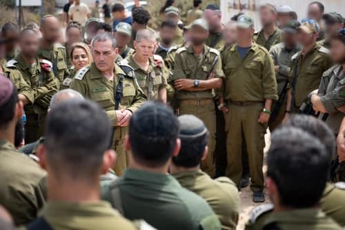 Chief of Staff Eyal Zamir during base visit
