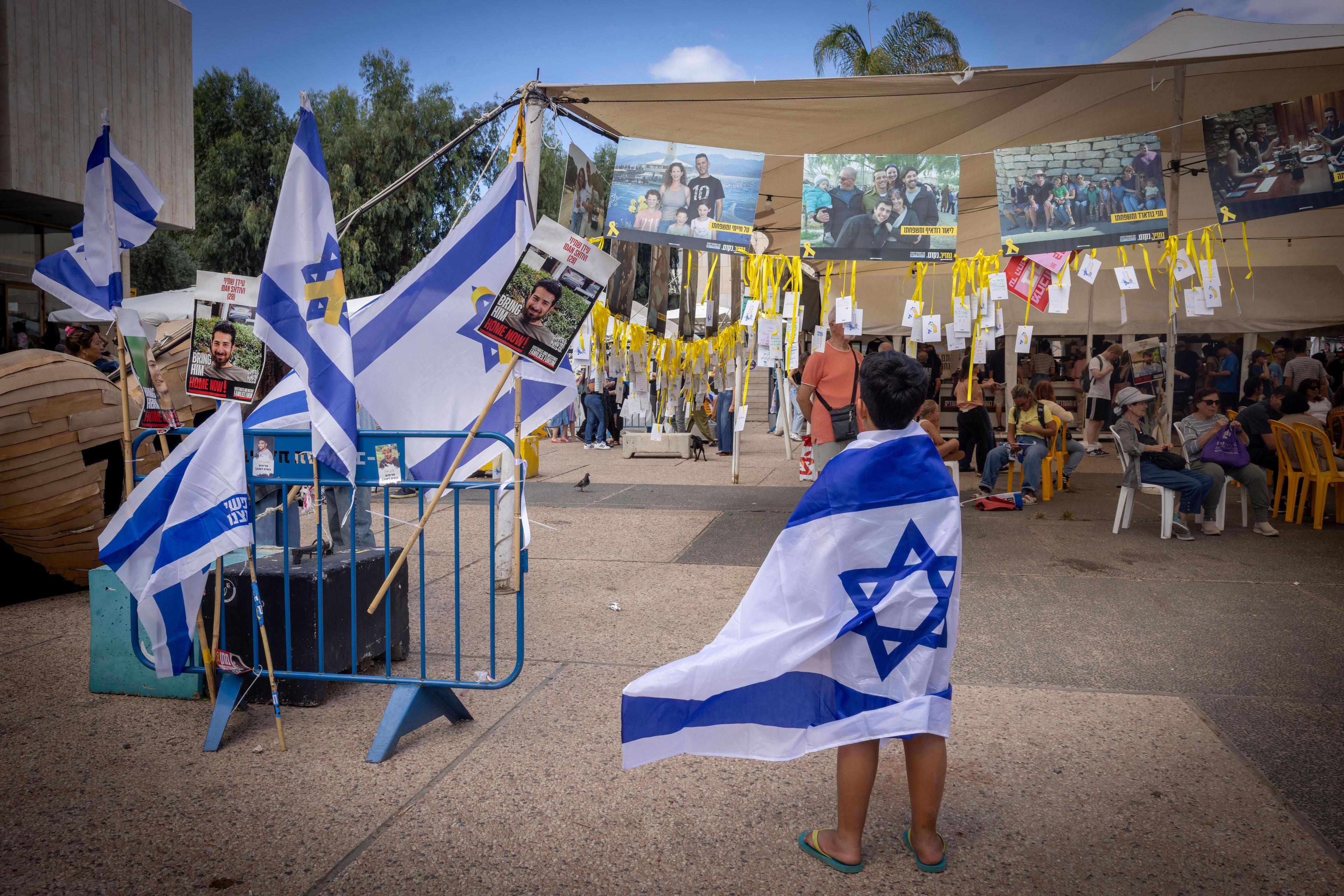 Visitors at Hostage Square in Tel Aviv. October 12, 2025.