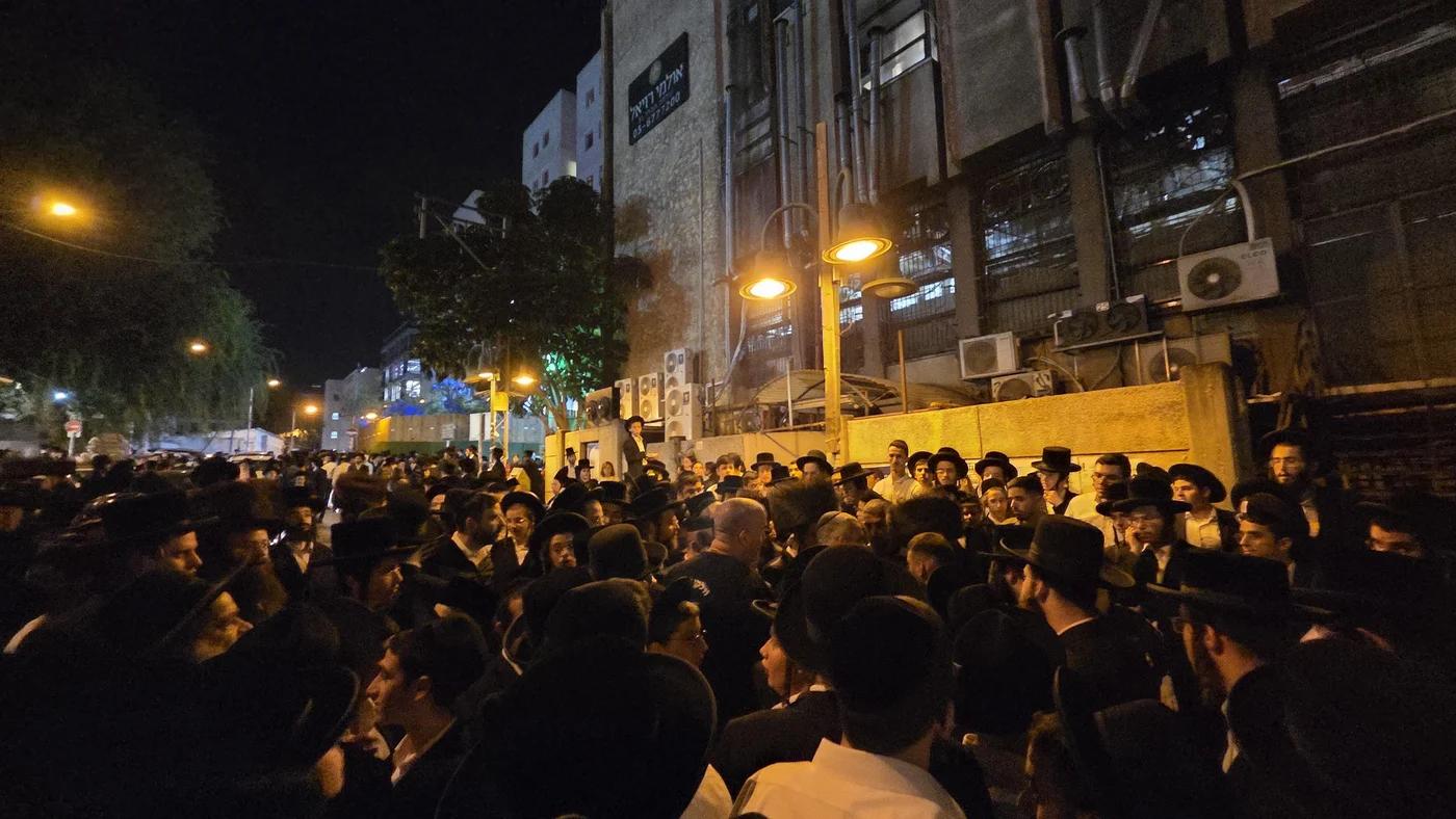 Night of violence shakes Bnei Brak