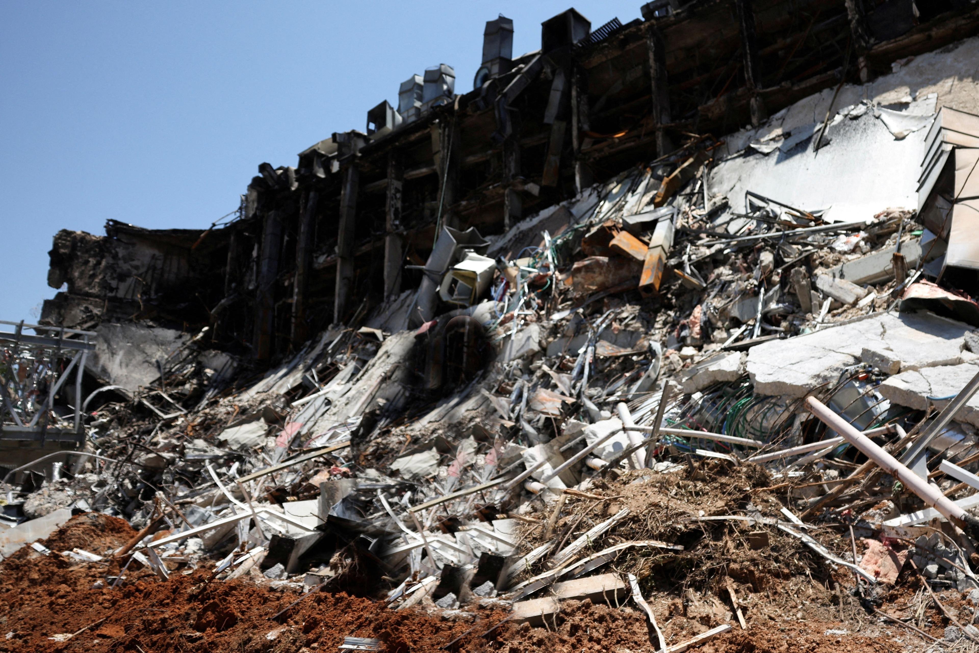 Building collapse (Illustrative only)