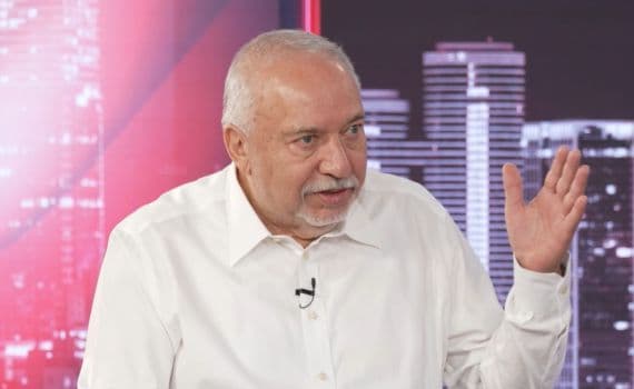 Liberman at Srugim's studio